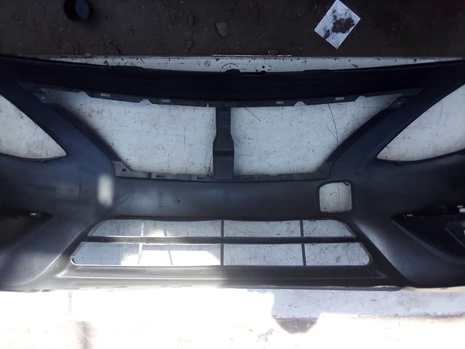 PARACHOQUES DELANTERO NISSAN VERSA 2015 AL 2019